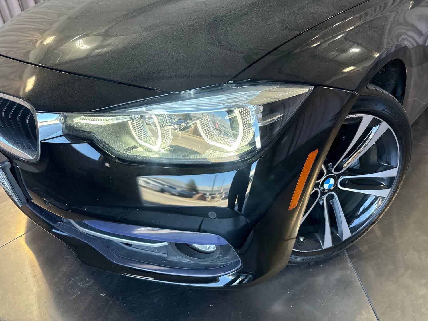 Thumbnail: 2018 BMW 3 Series - 6
