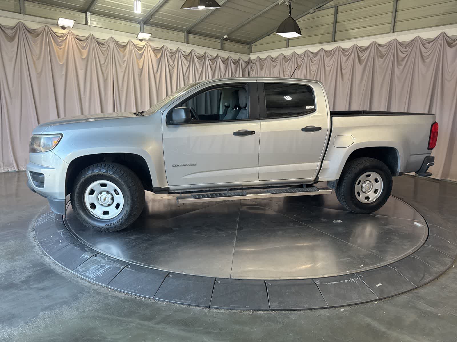 2019 Chevrolet Colorado WT photo 3