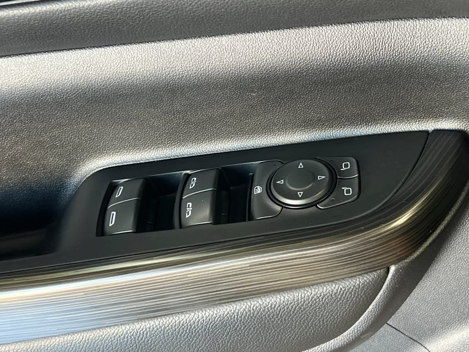 Thumbnail: 2023 GMC Acadia - 13