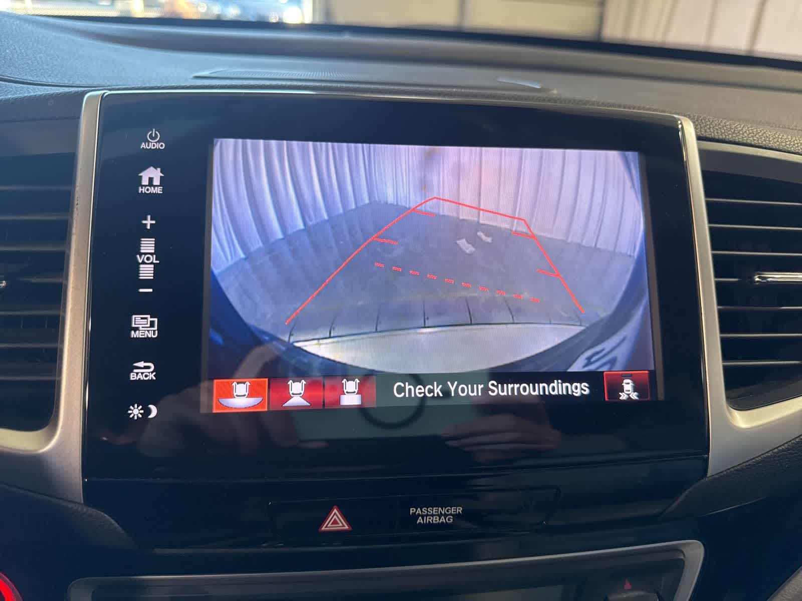 Thumbnail: 2017 Honda Pilot - 28