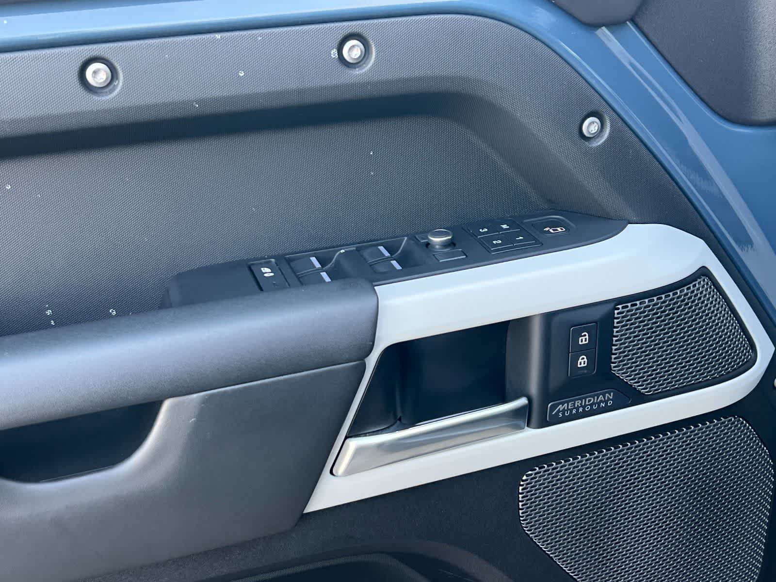 Thumbnail: 2020 Land Rover Defender - 13