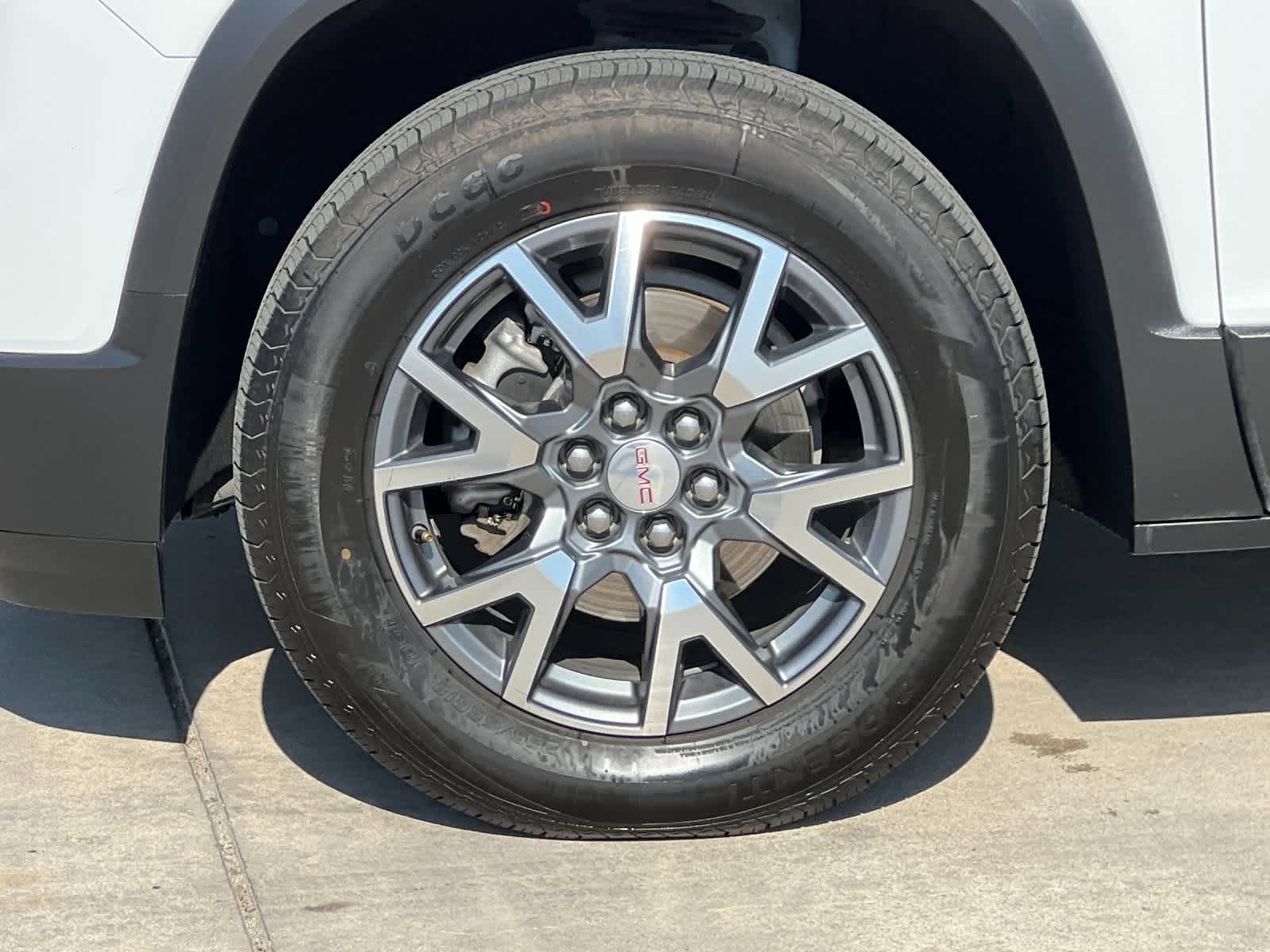 Thumbnail: 2023 GMC Acadia - 28