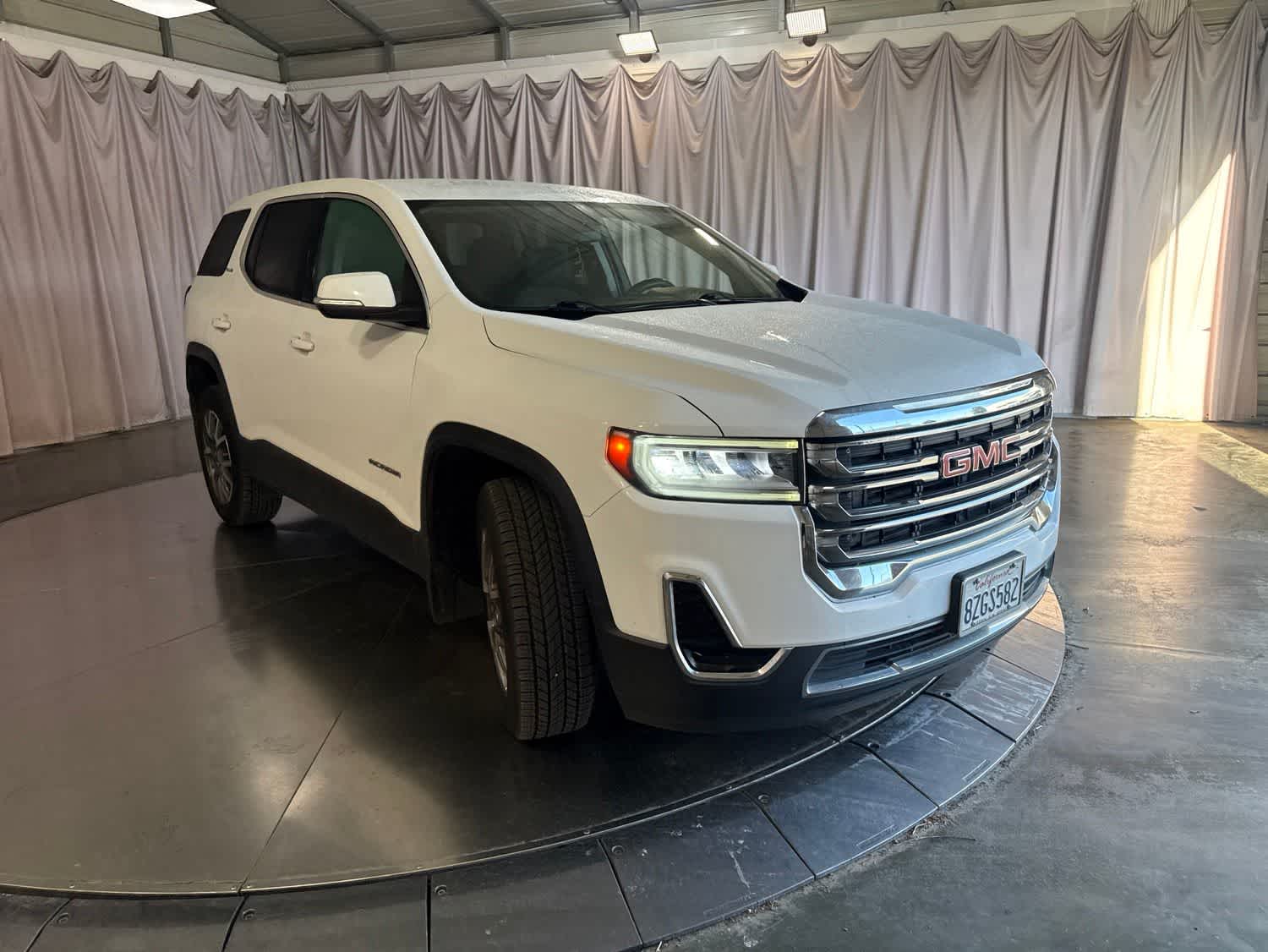 2020 GMC Acadia SLE photo 2
