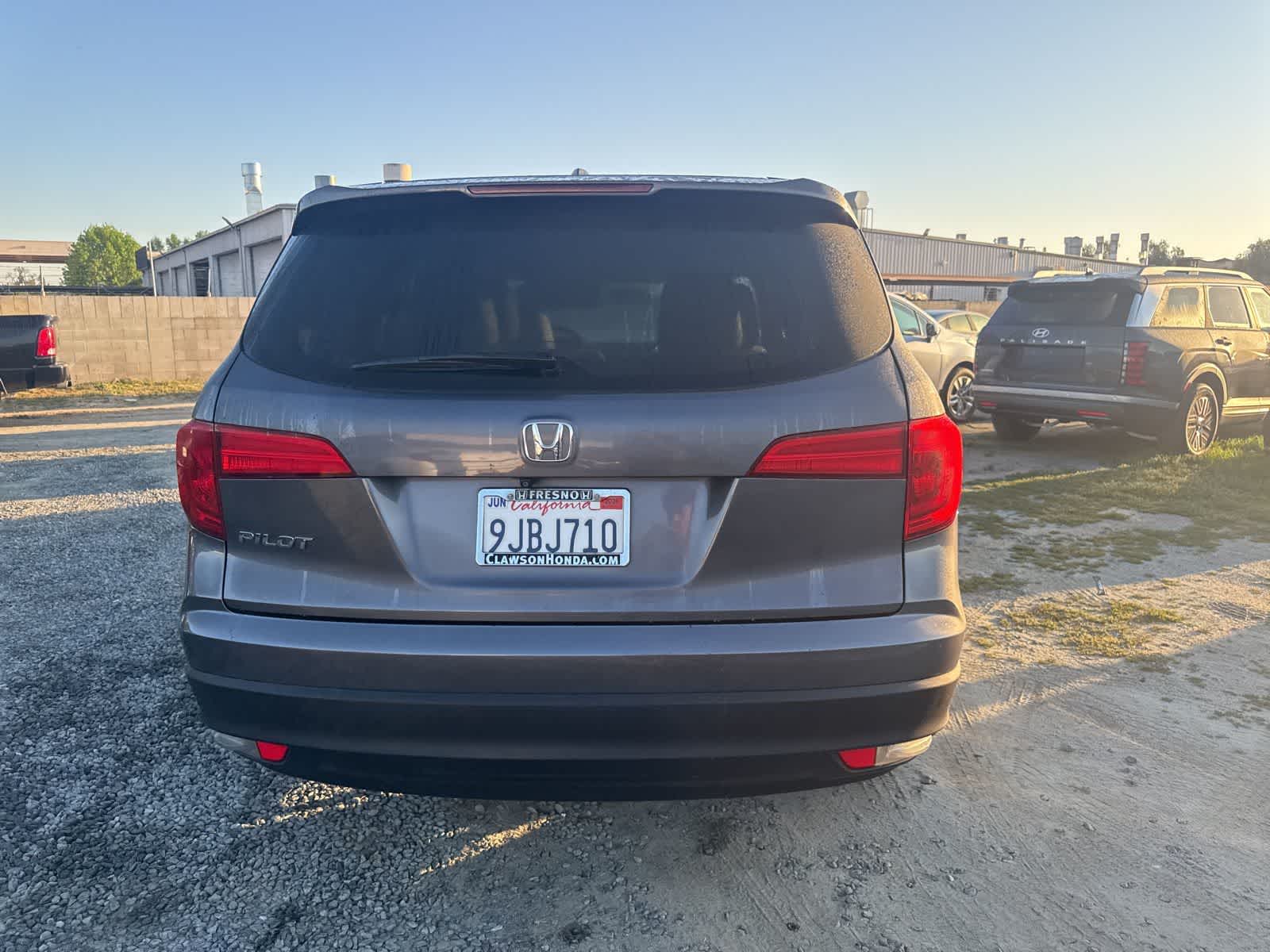 Thumbnail: 2017 Honda Pilot - 6