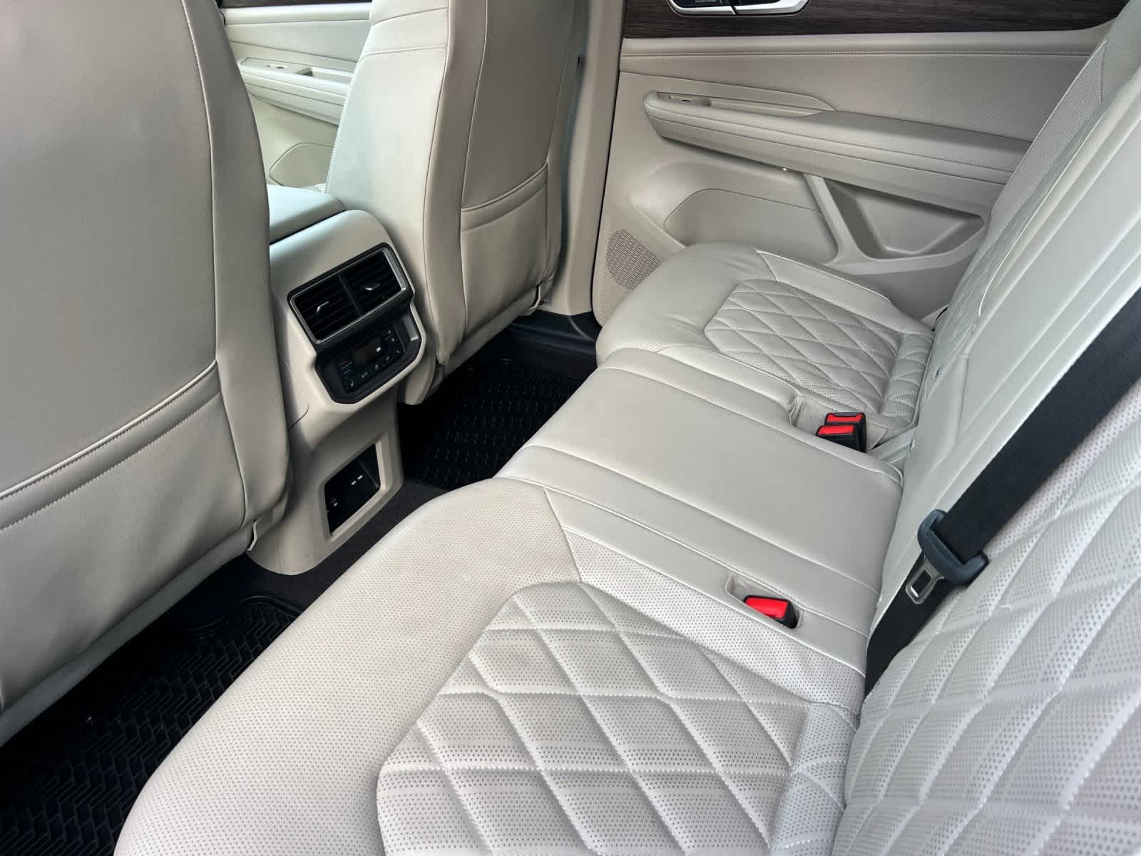 Thumbnail: 2024 Volkswagen Atlas - 4