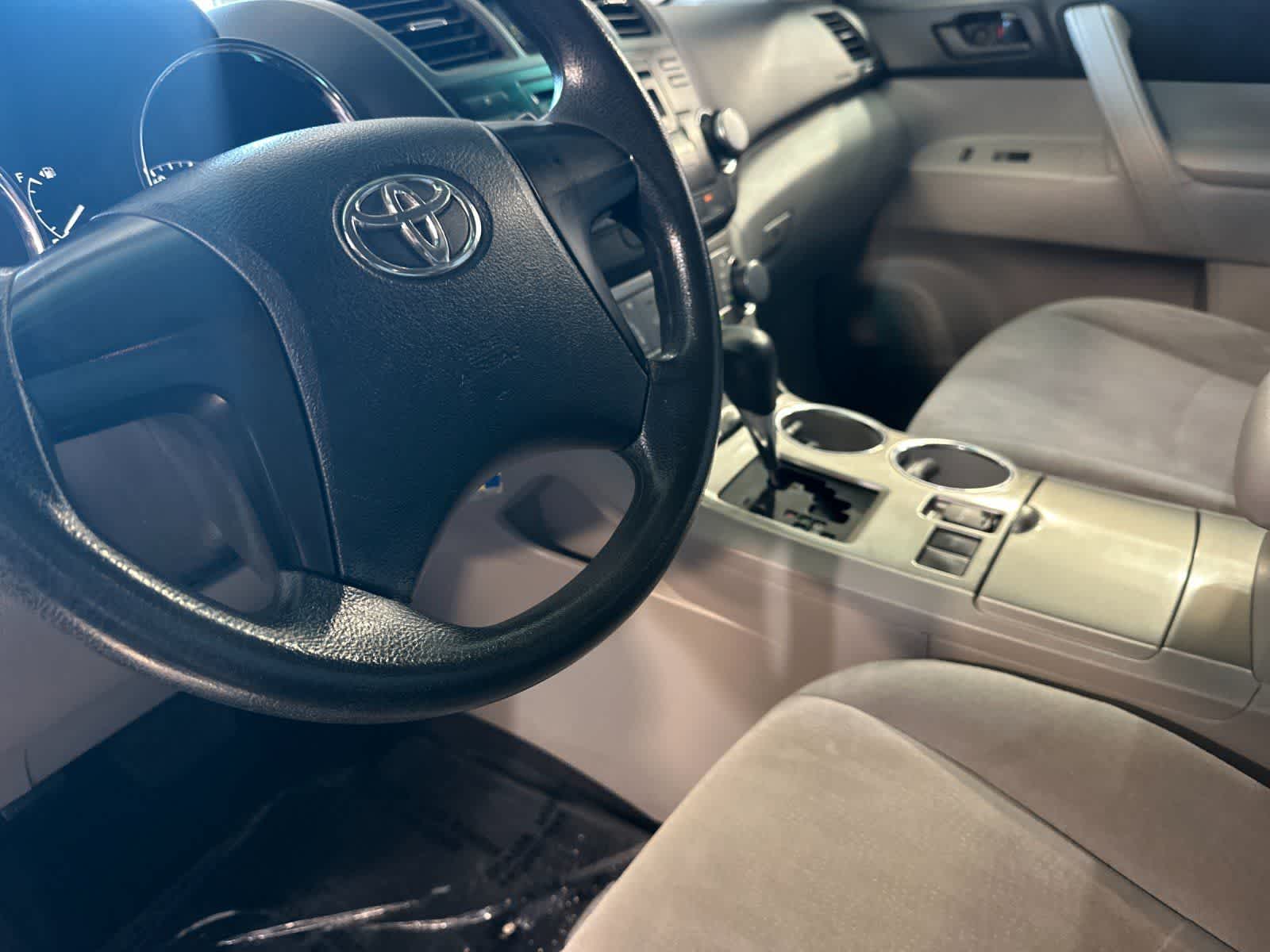 Thumbnail: 2012 Toyota Highlander - 12