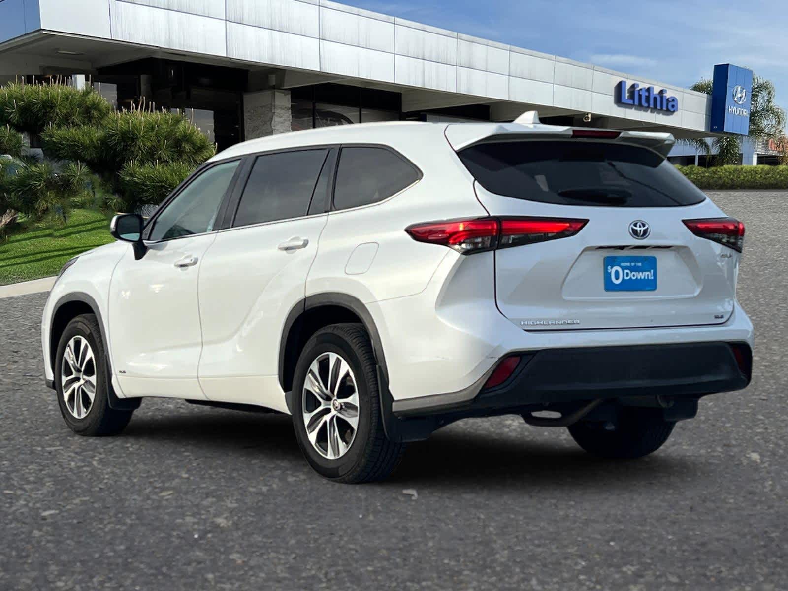 Thumbnail: 2022 Toyota Highlander - 6