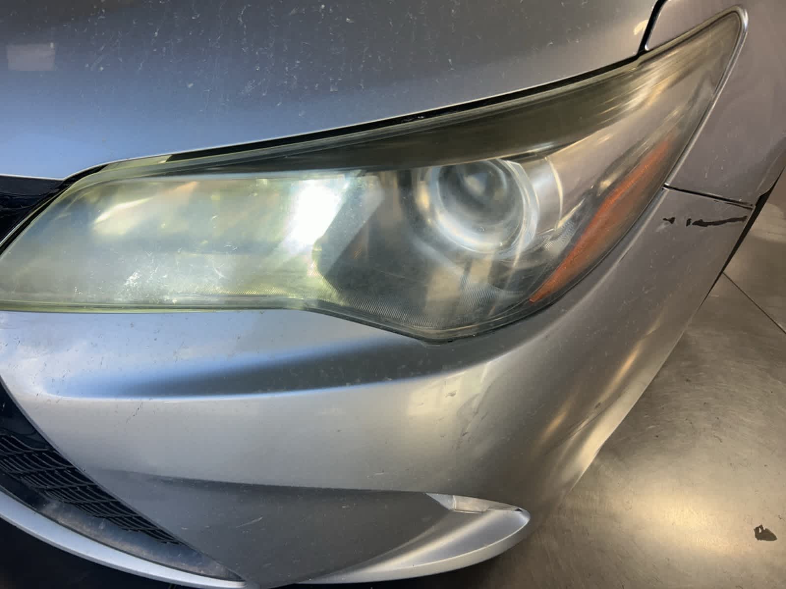 2015 Toyota Camry SE photo 2