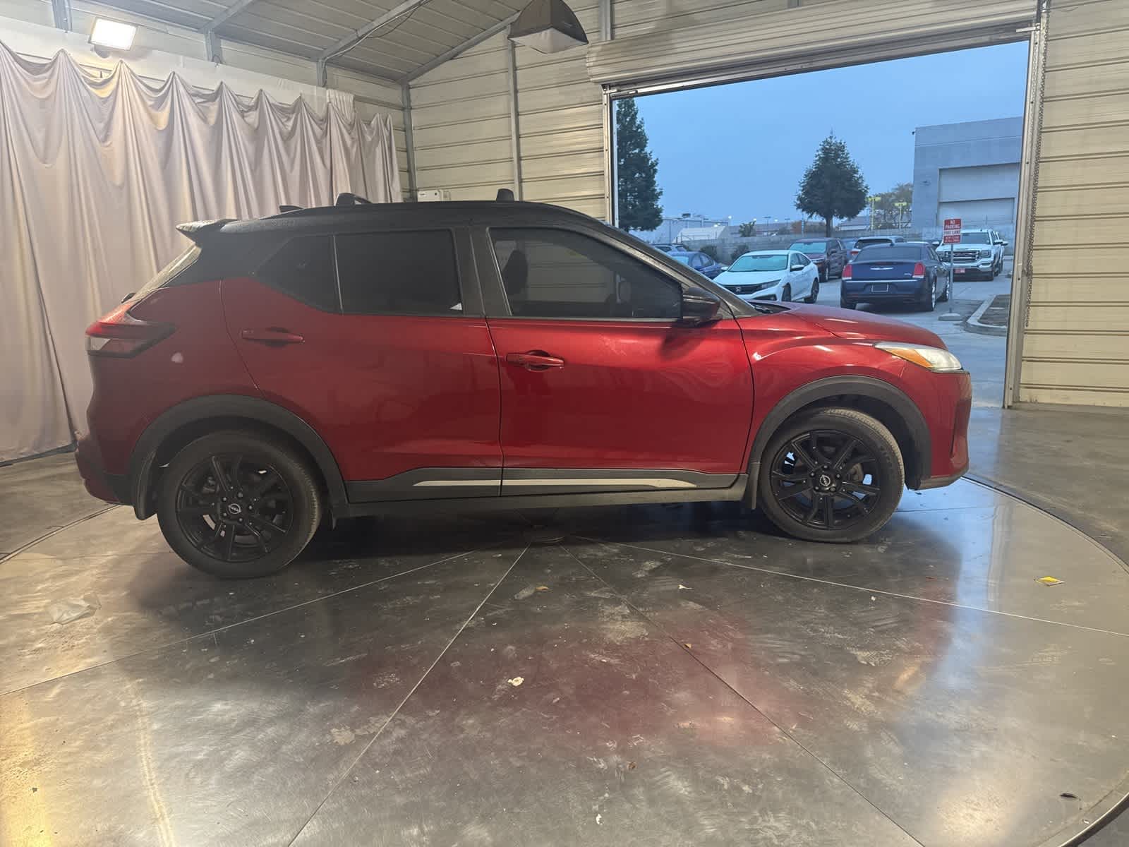 Thumbnail: 2023 Nissan Kicks - 4