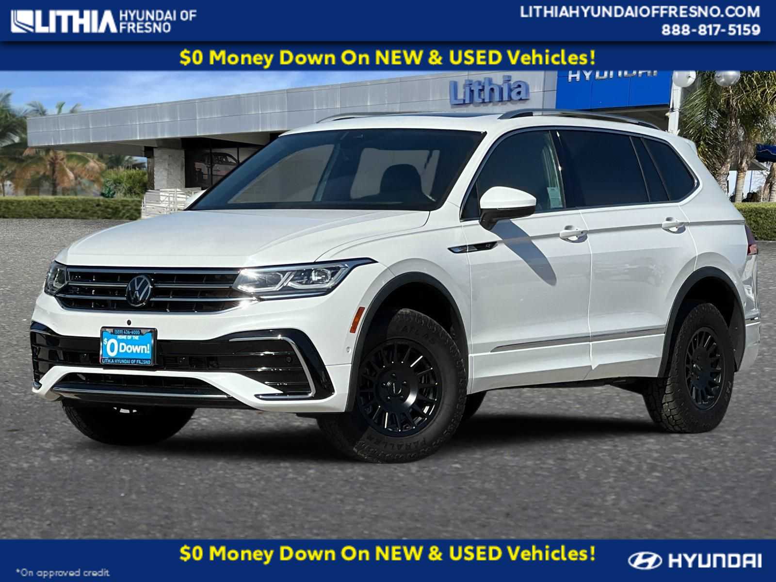 Thumbnail: 2024 Volkswagen Tiguan - 1