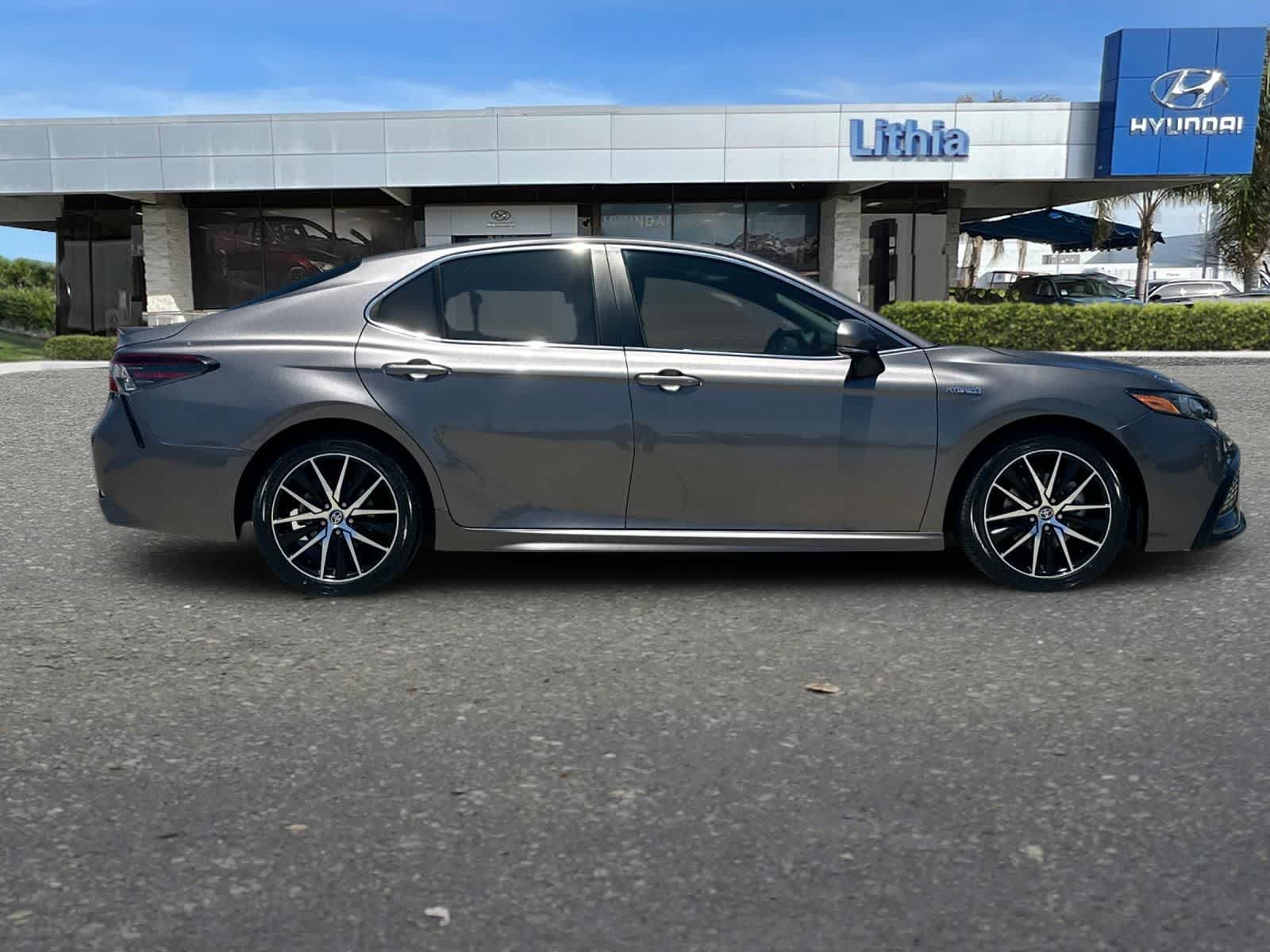 Thumbnail: 2021 Toyota Camry - 9