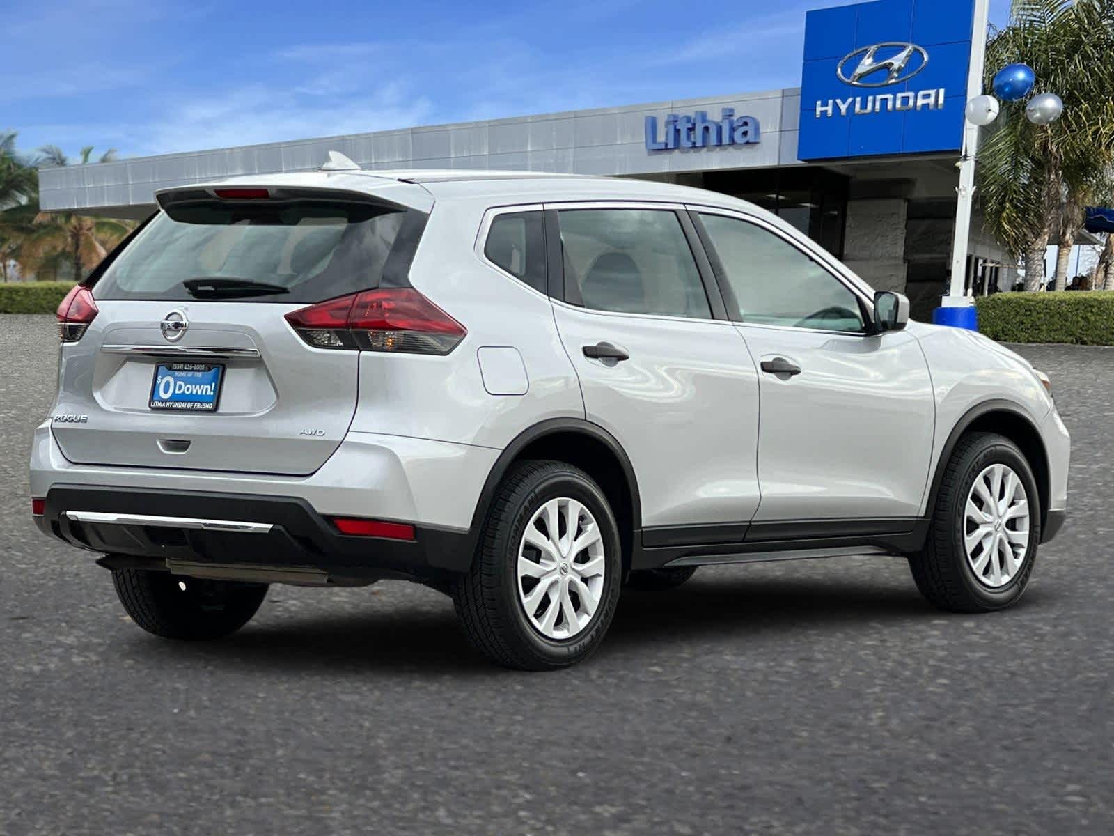 2020 Nissan Rogue S photo 2