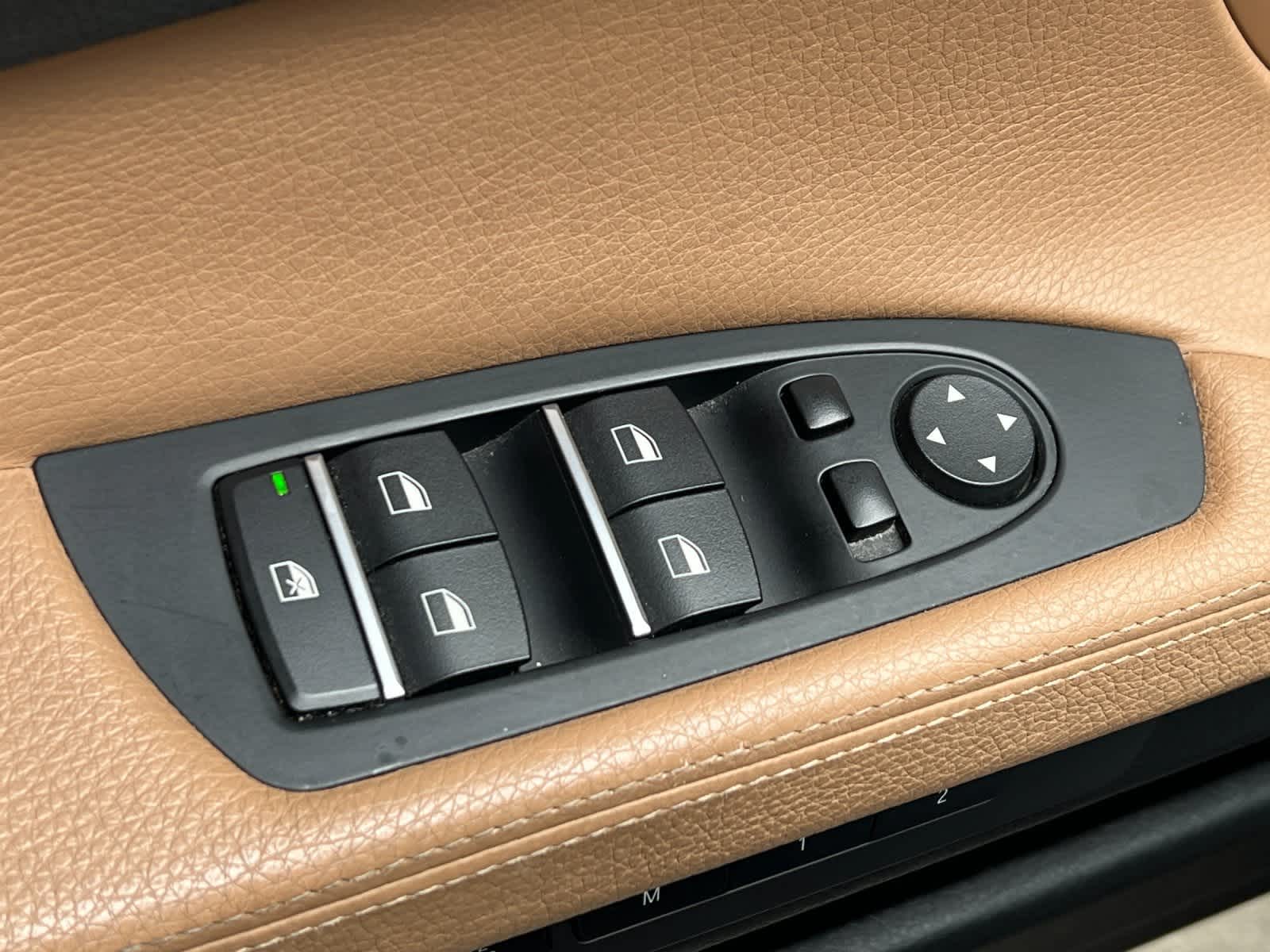 Thumbnail: 2013 BMW 7 Series - 14