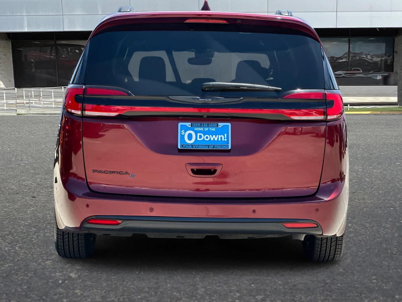 Thumbnail: 2021 Chrysler Pacifica - 7
