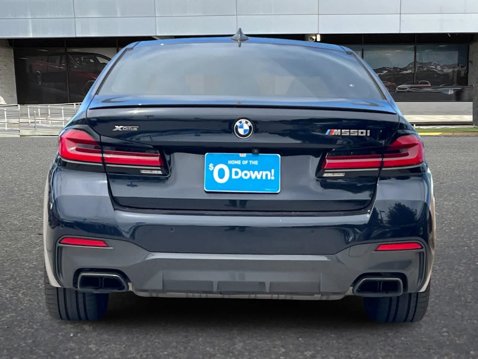 2022 BMW M550i xDrive photo 3