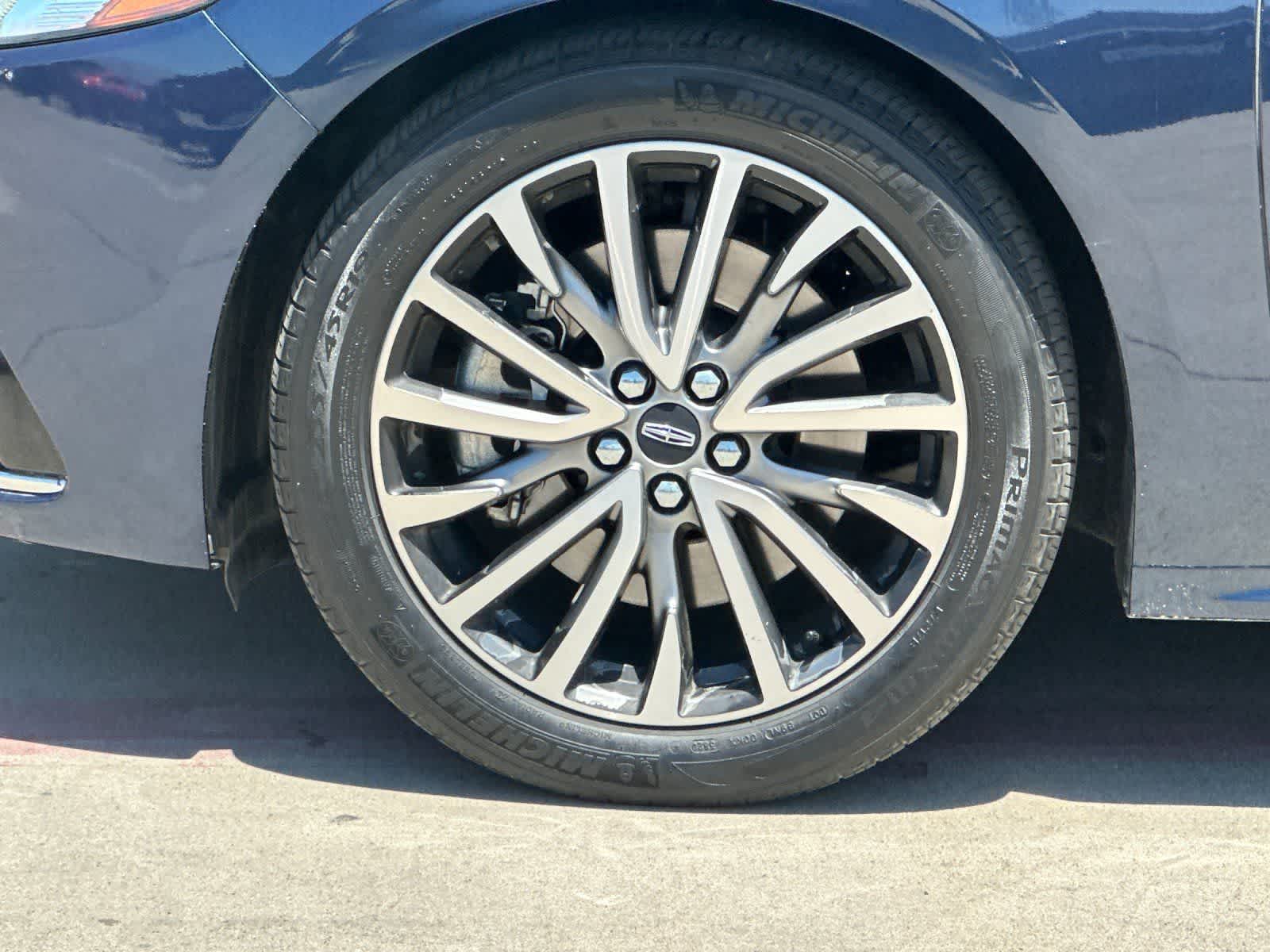 Thumbnail: 2017 Lincoln Continental - 27