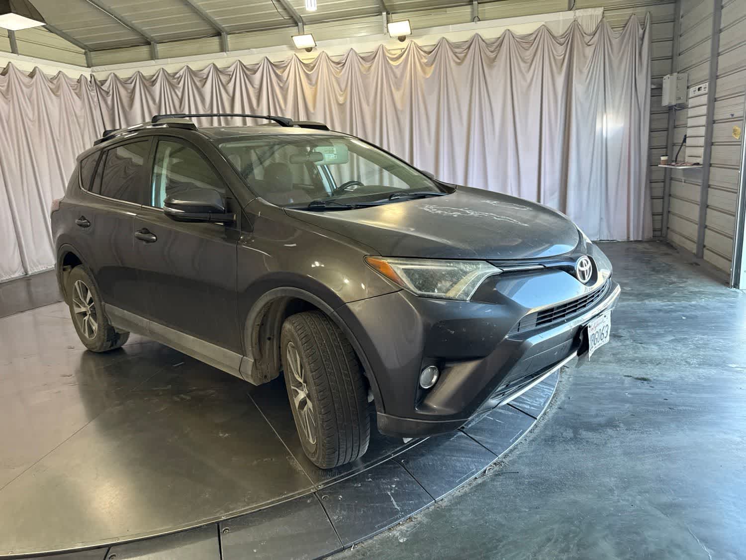 2016 Toyota RAV4 XLE photo 2
