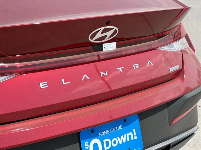 2025 Hyundai Elantra Blue 26