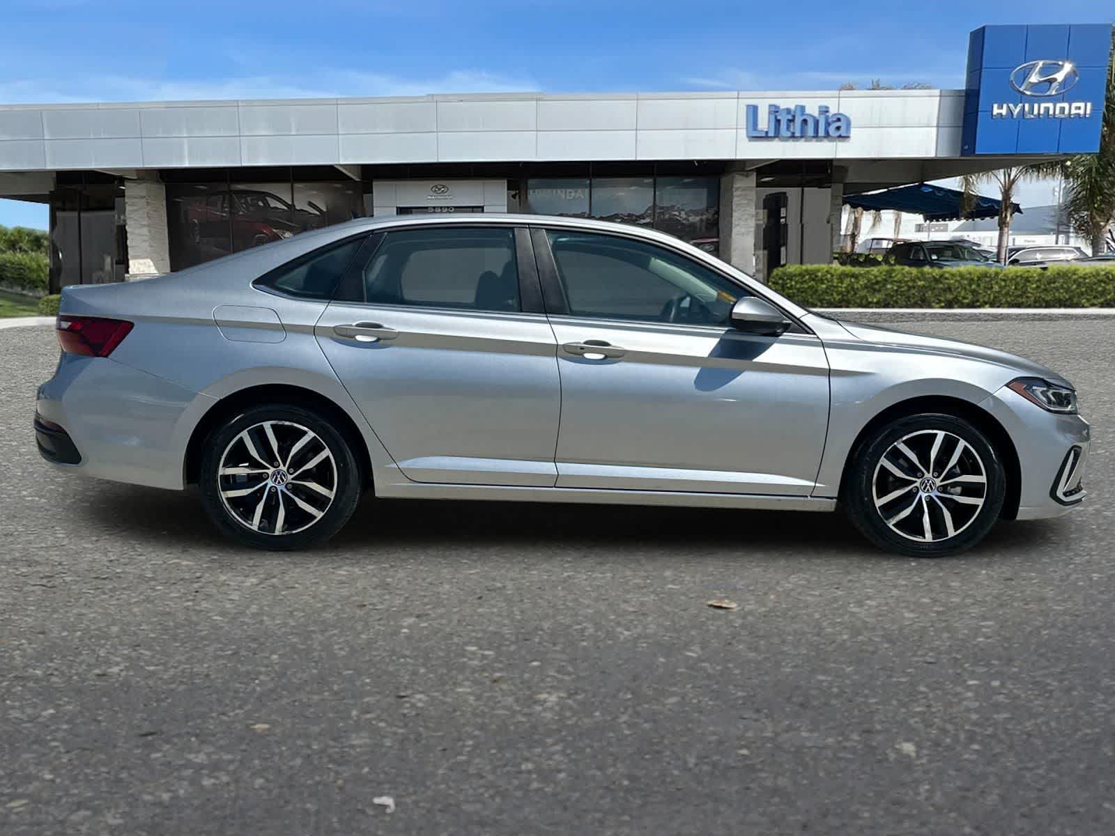 Thumbnail: 2025 Volkswagen Jetta - 9