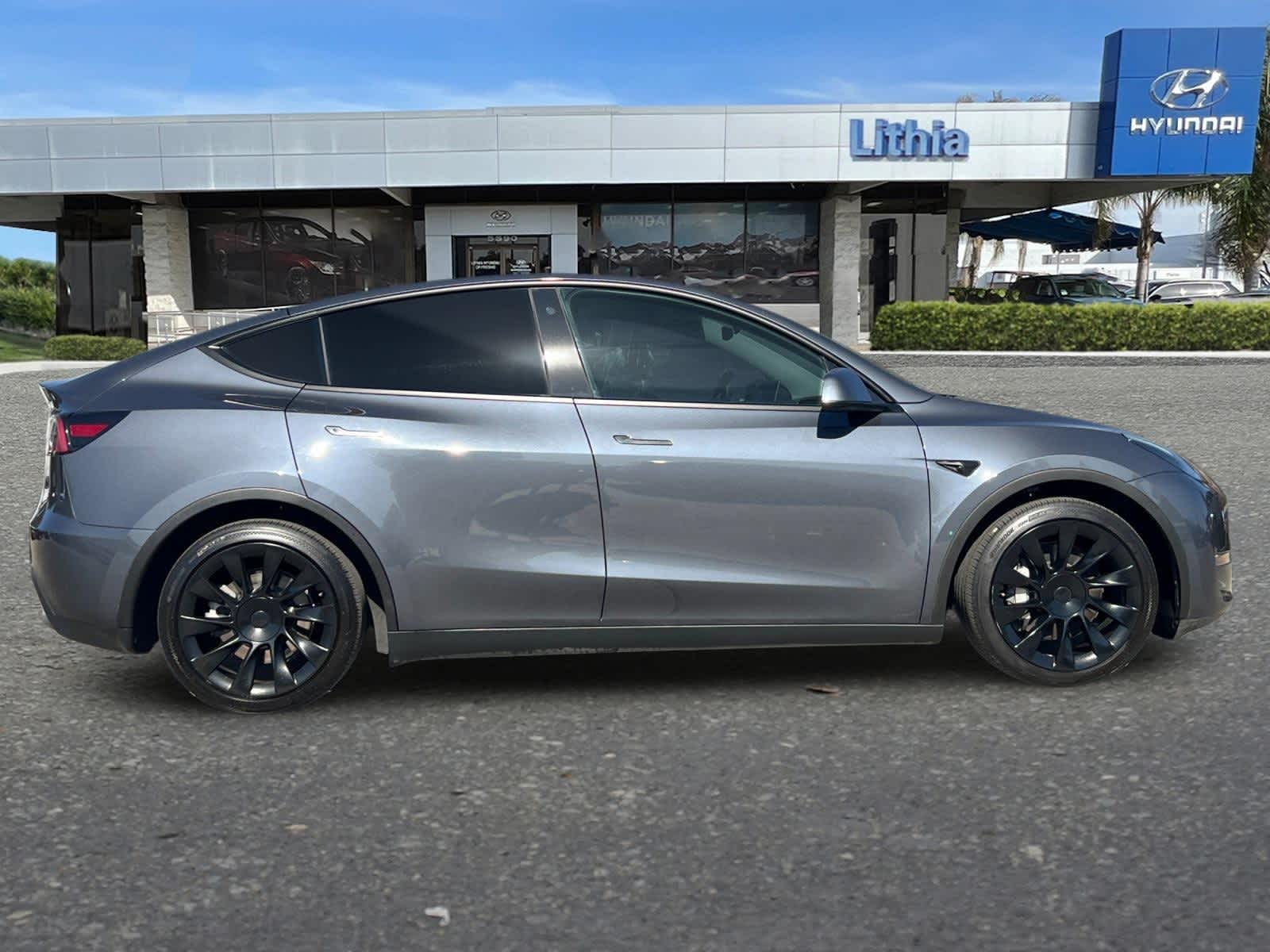 Thumbnail: 2023 Tesla Model Y - 8