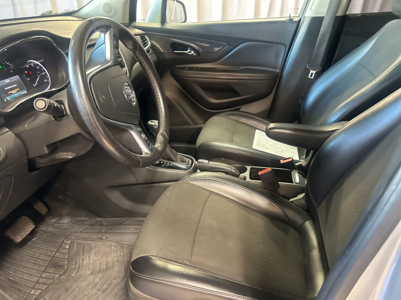 Thumbnail: 2018 Buick Encore - 25