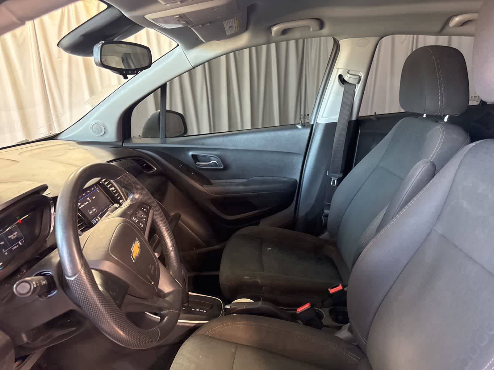 Thumbnail: 2018 Chevrolet Trax - 18