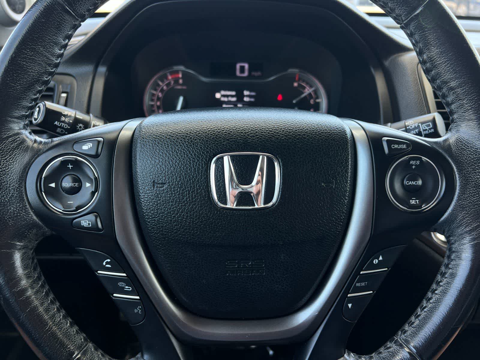 Thumbnail: 2017 Honda Pilot - 25