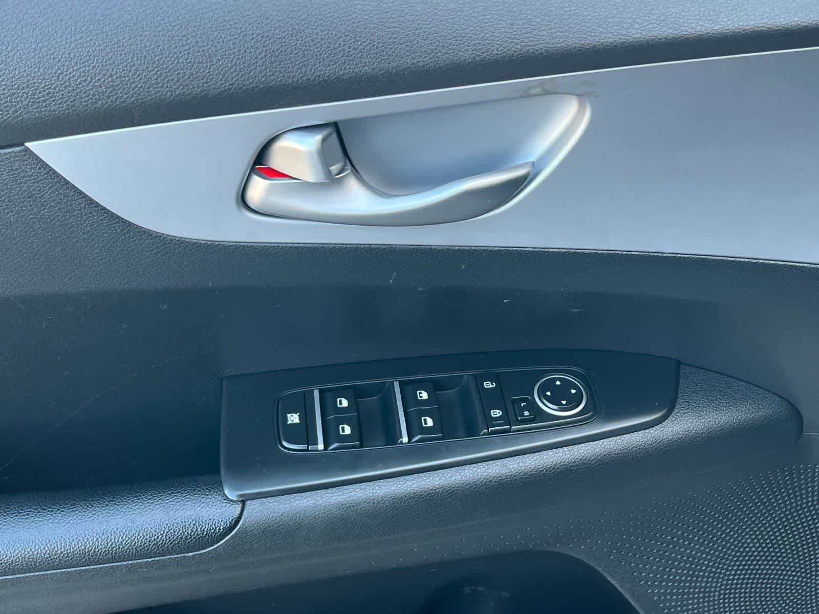 Thumbnail: 2023 Kia Forte - 13