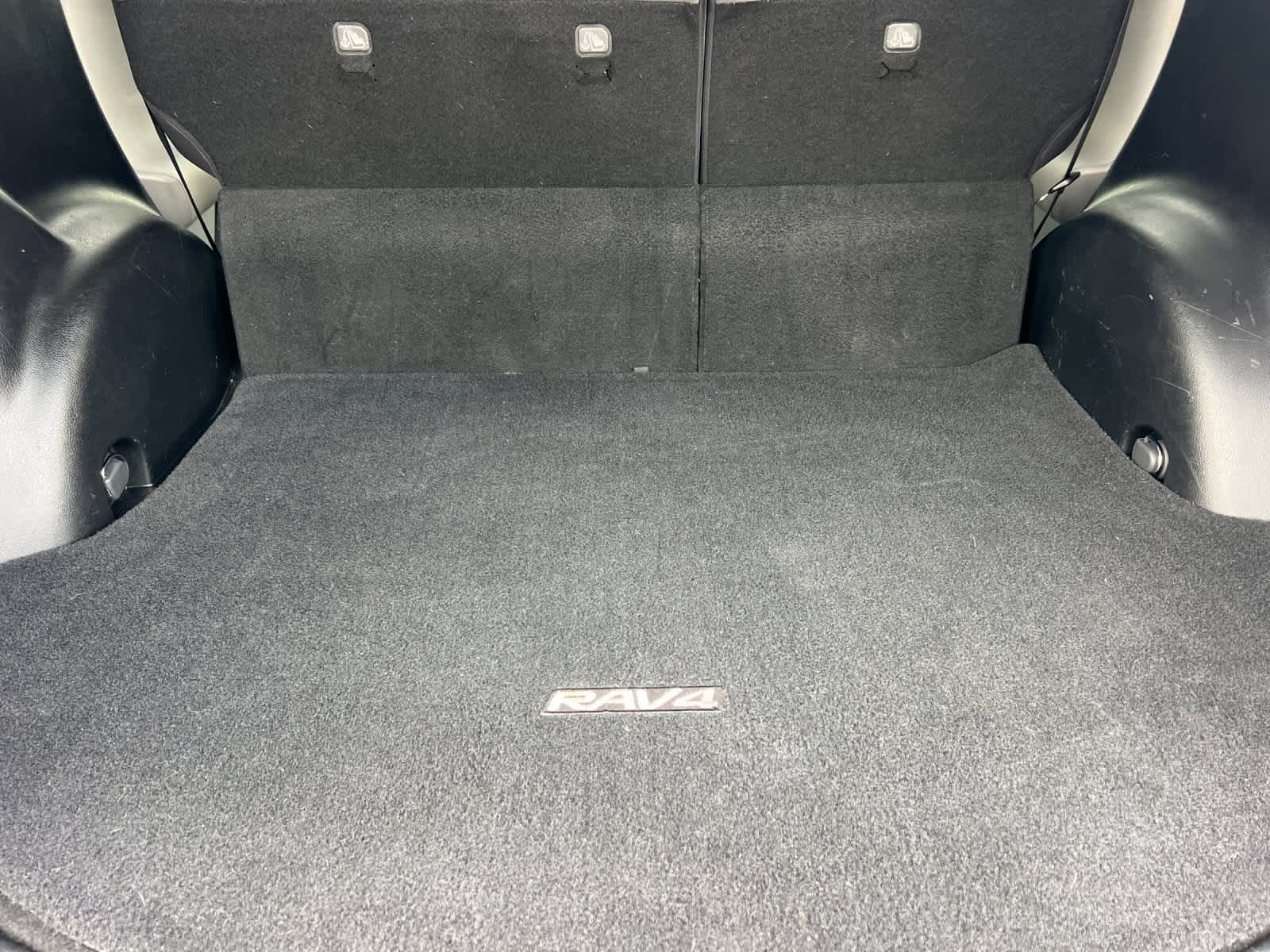 Thumbnail: 2013 Toyota RAV4 - 16