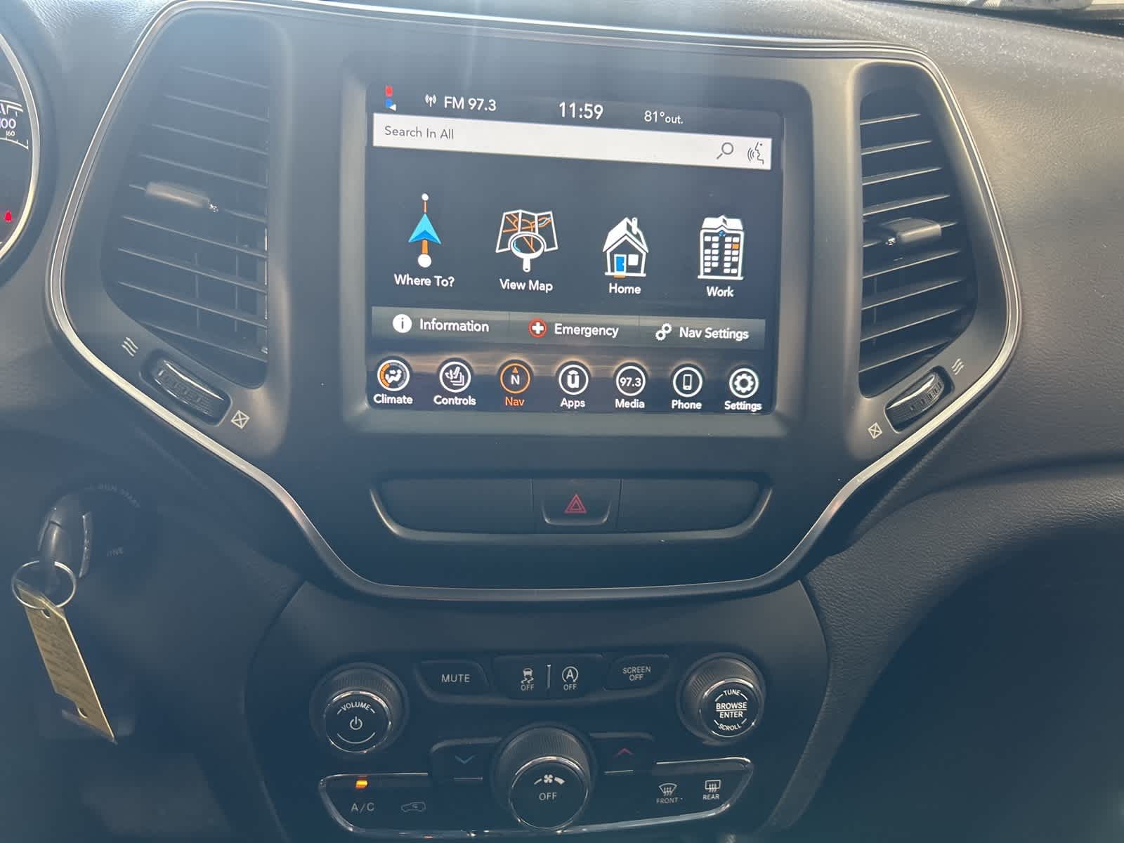 Thumbnail: 2020 Jeep Cherokee - 28