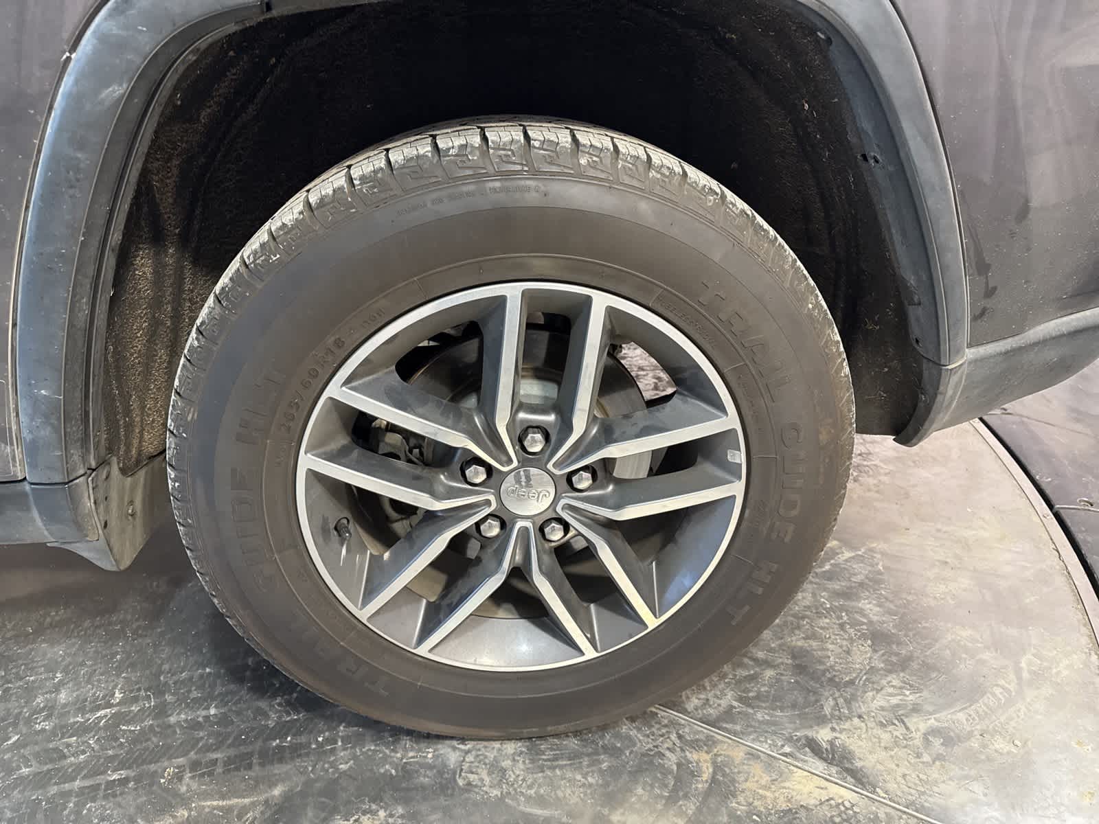 Thumbnail: 2018 Jeep Grand Cherokee - 9