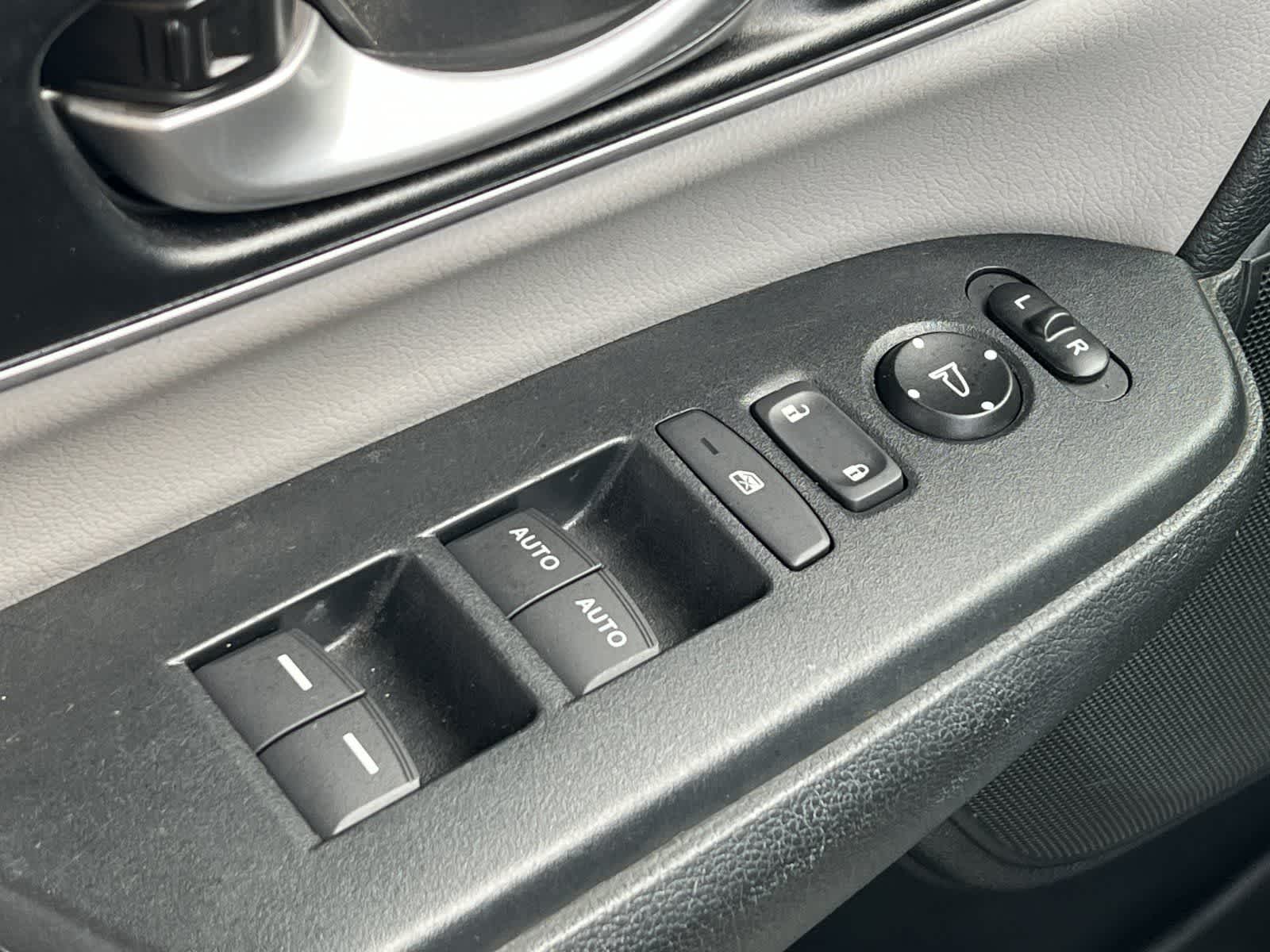 Thumbnail: 2017 Honda CR-V - 14