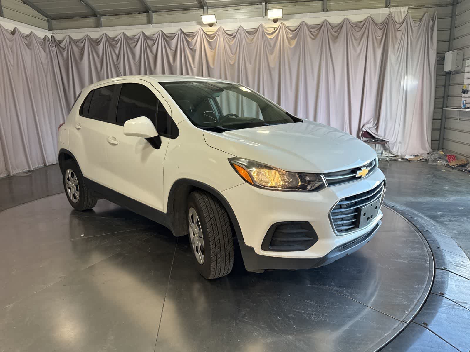 2018 Chevrolet Trax LS photo 2