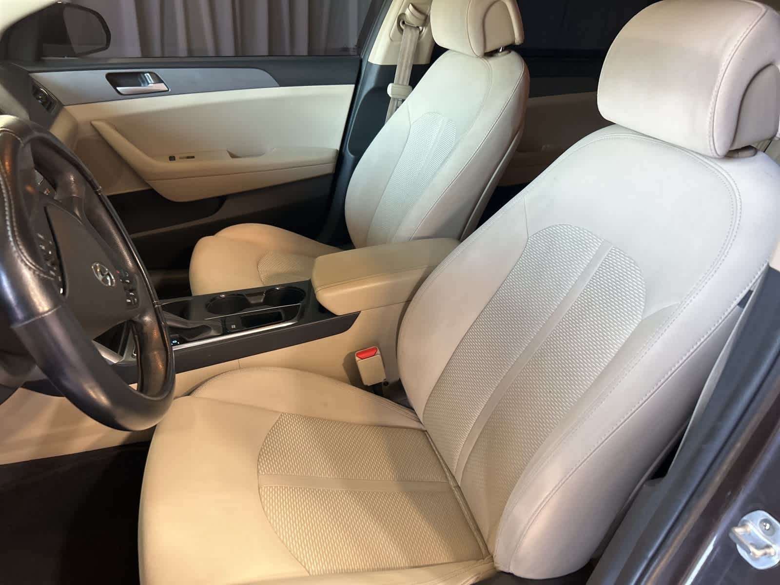 2017 Hyundai Sonata  23