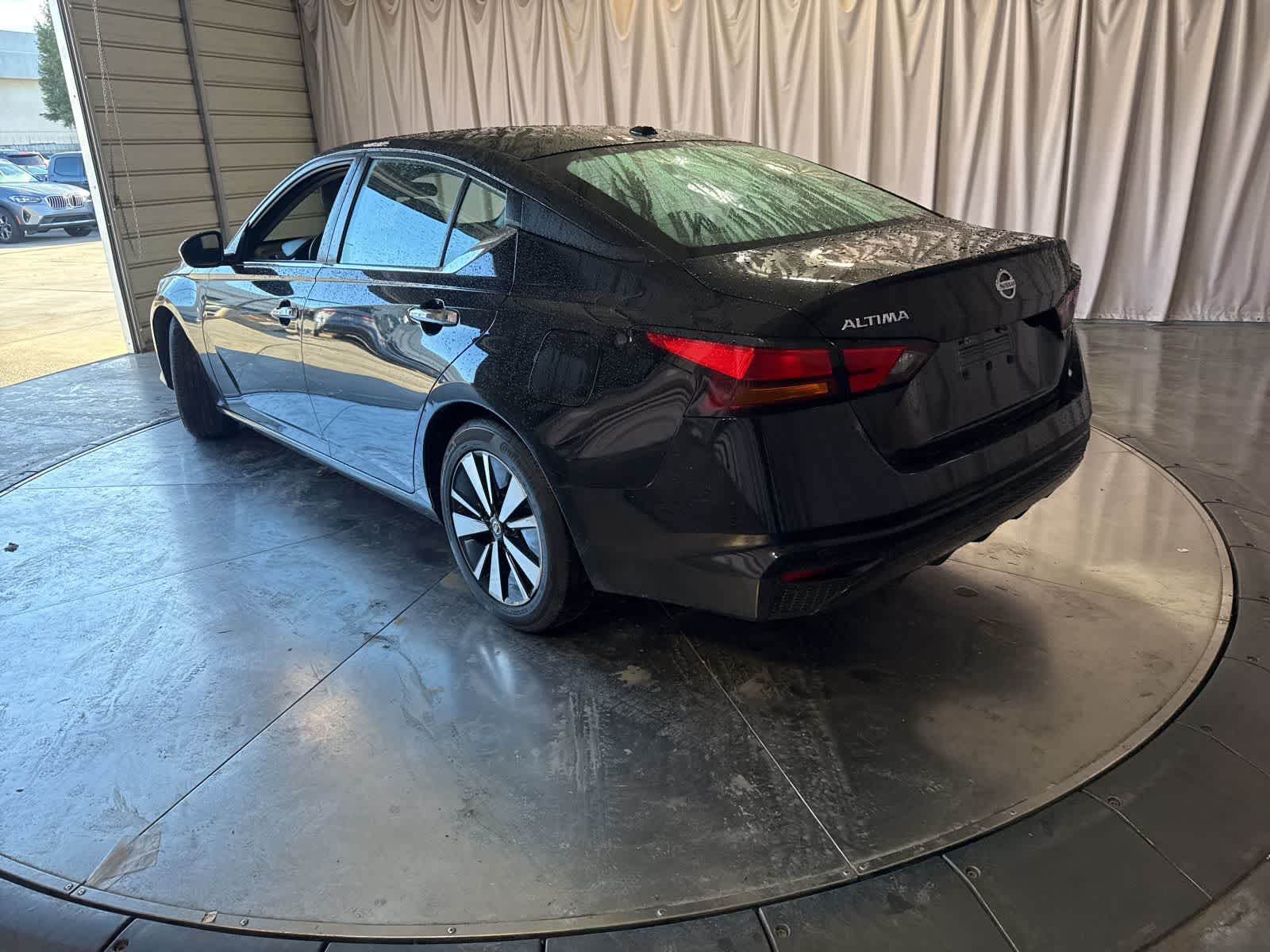 2022 Nissan Altima 2.5 SV photo 6