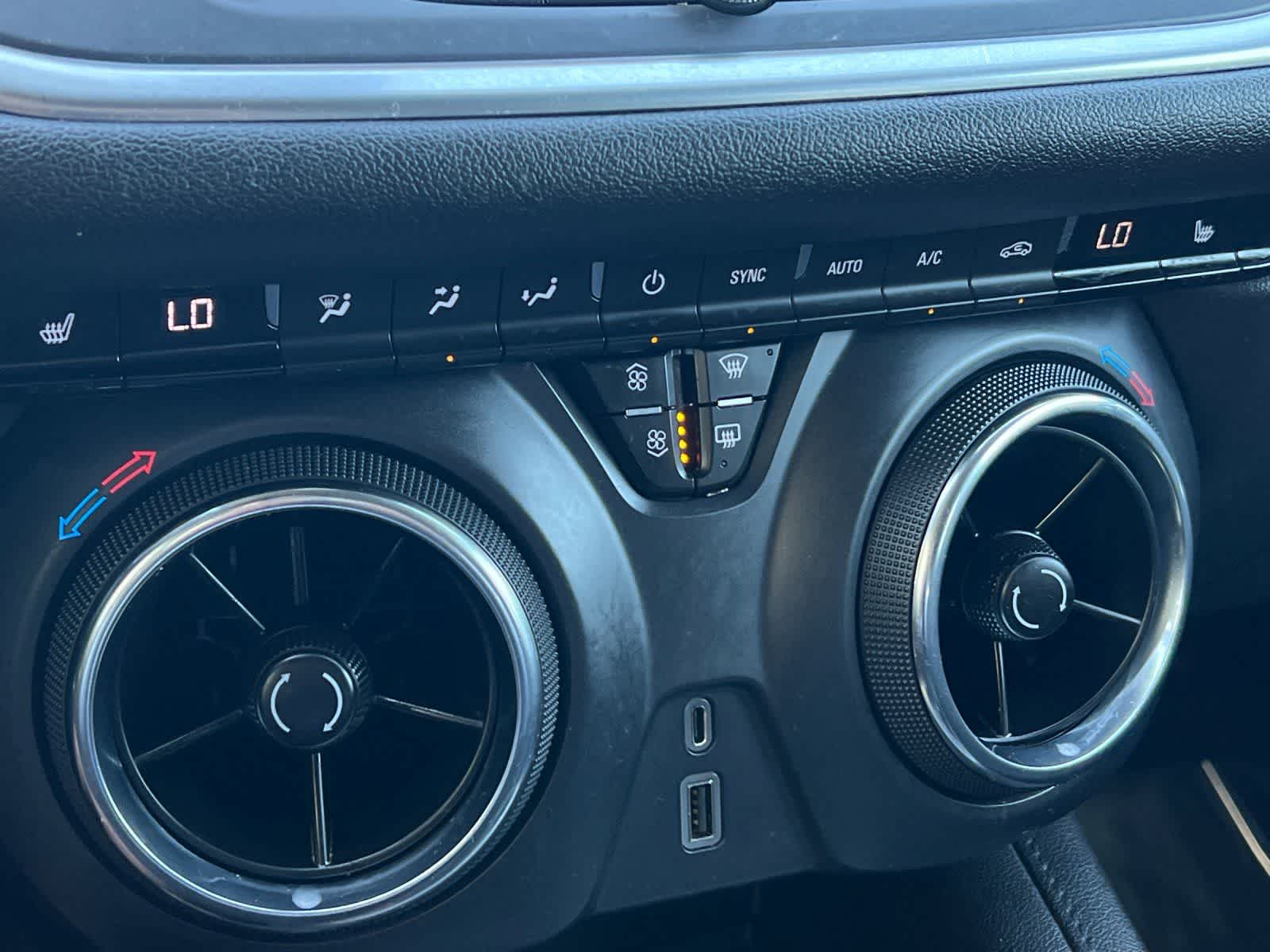 Thumbnail: 2020 Chevrolet Blazer - 21