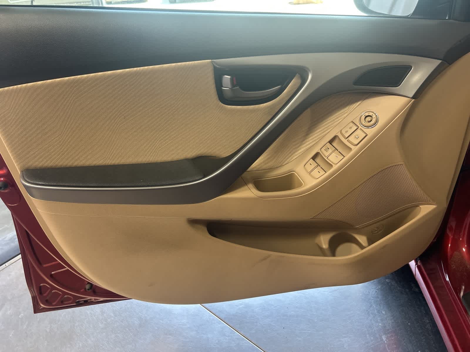 Thumbnail: 2013 Hyundai Elantra - 22