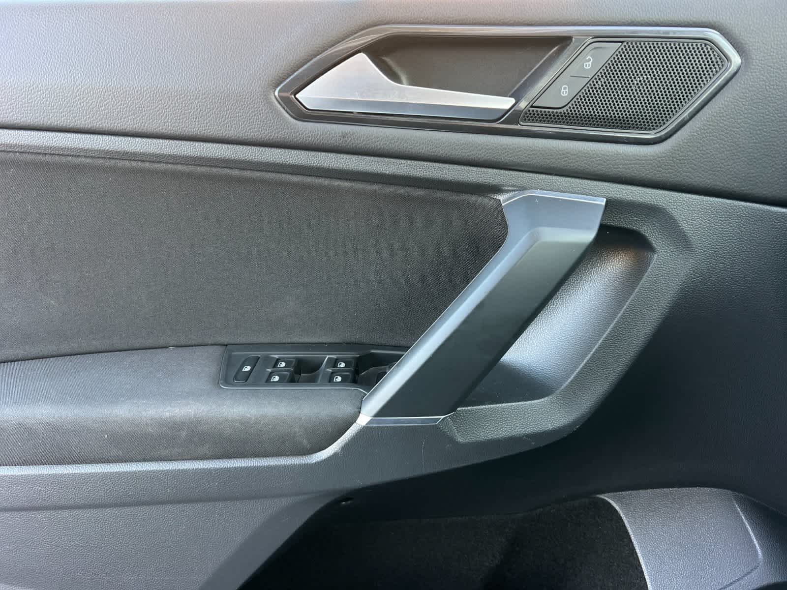 Thumbnail: 2018 Volkswagen Tiguan - 13