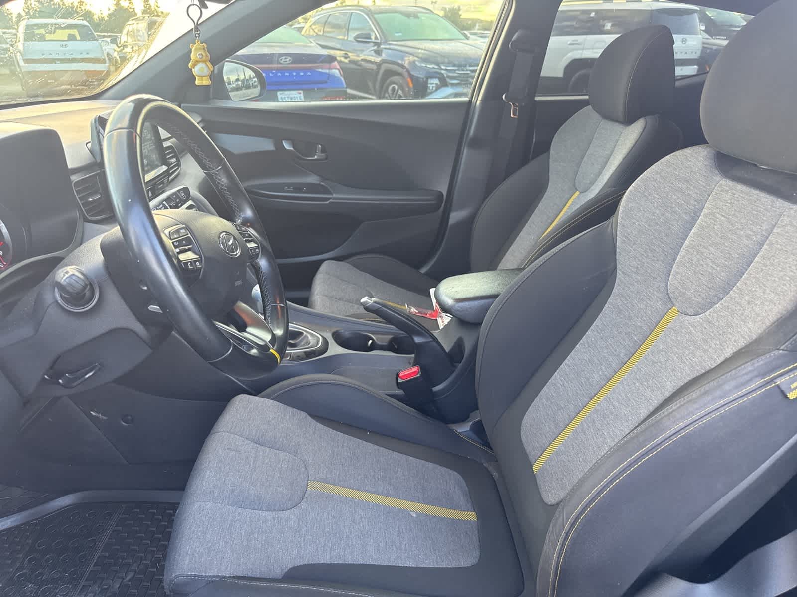 Thumbnail: 2019 Hyundai Veloster - 16