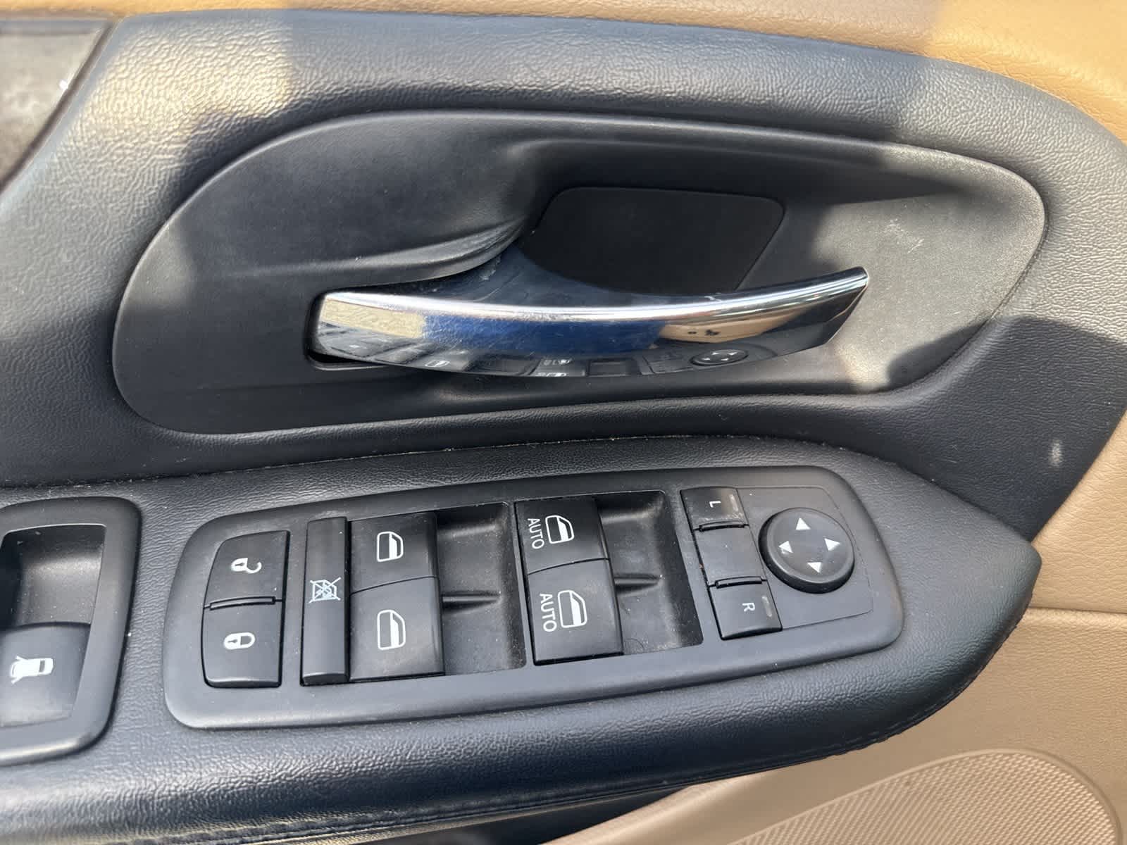 Thumbnail: 2016 Dodge Grand Caravan - 19