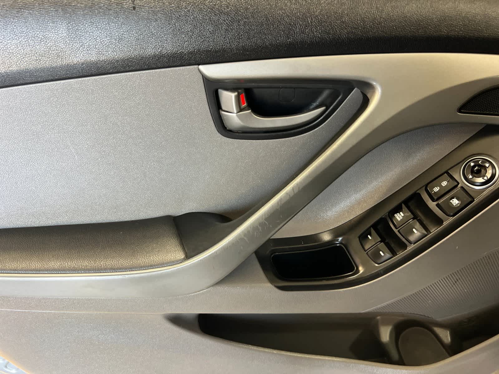 Thumbnail: 2016 Hyundai Elantra - 12