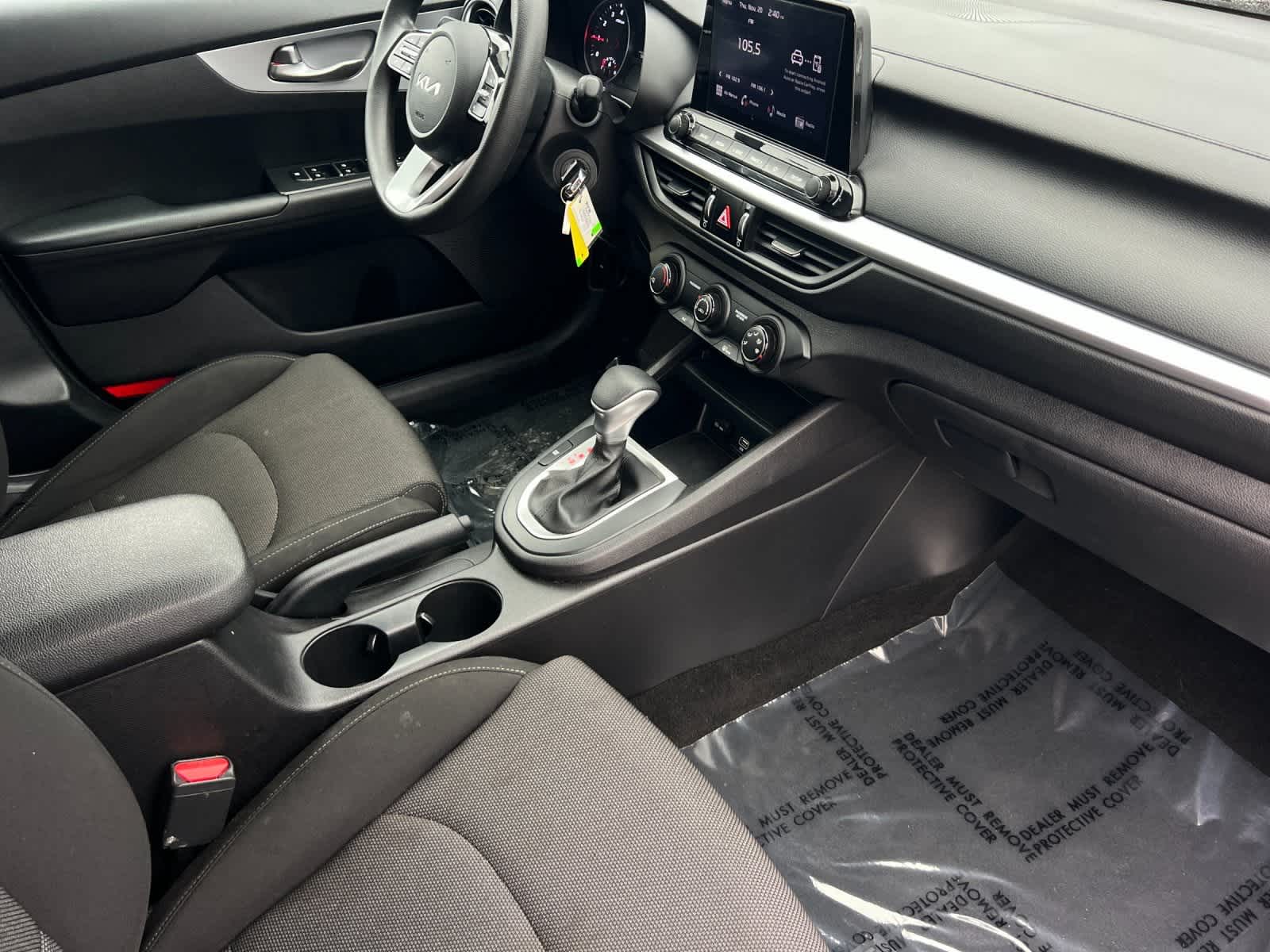 Thumbnail: 2022 Kia Forte - 16