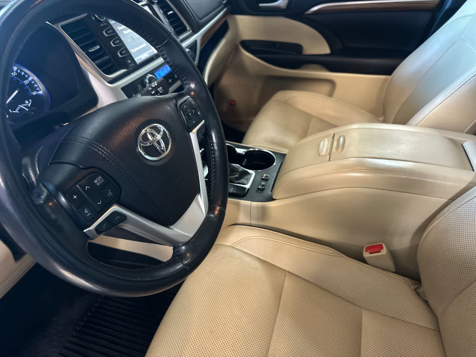 Thumbnail: 2018 Toyota Highlander - 11