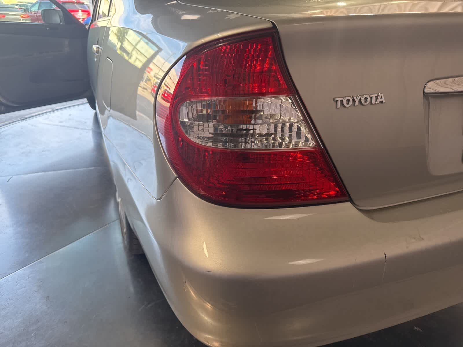 Thumbnail: 2004 Toyota Camry - 18