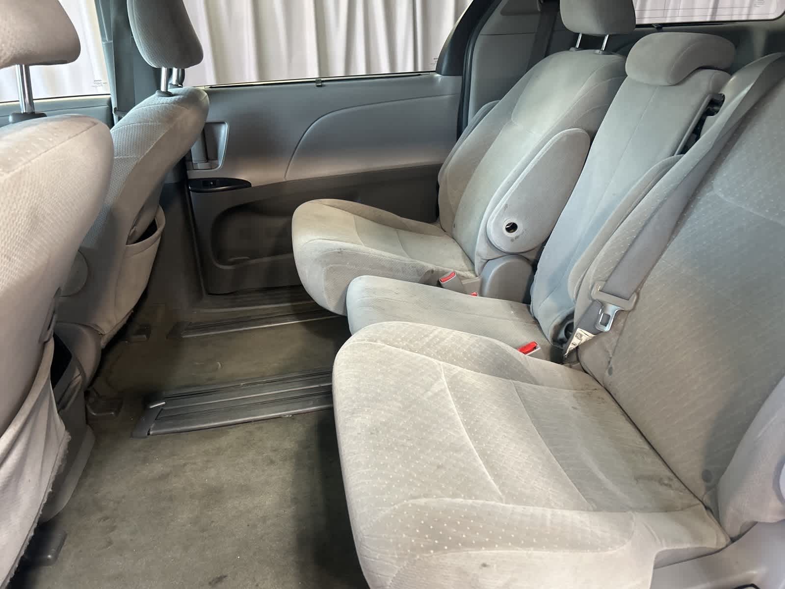 Thumbnail: 2017 Toyota Sienna - 17