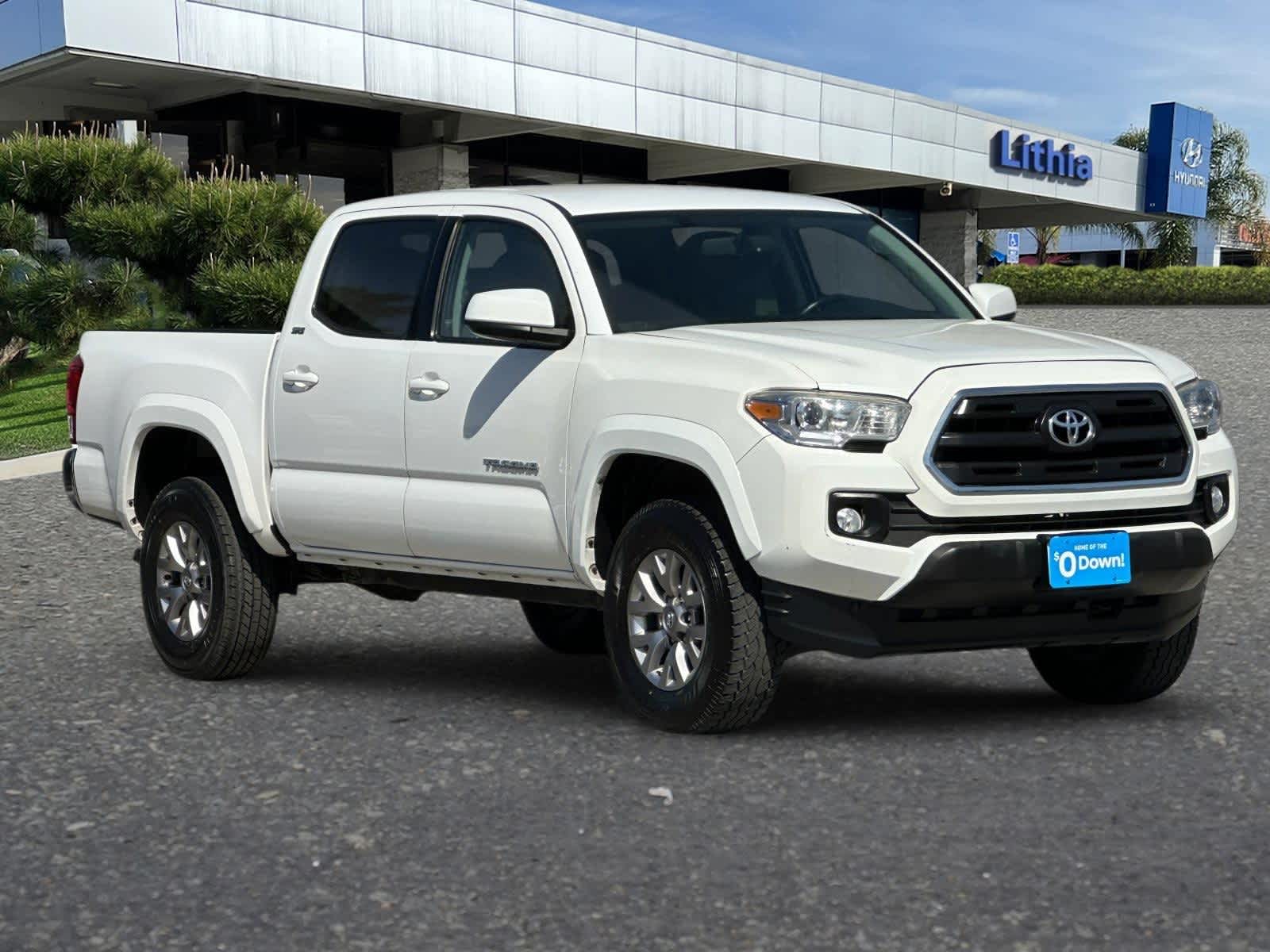 Thumbnail: 2017 Toyota Tacoma - 9