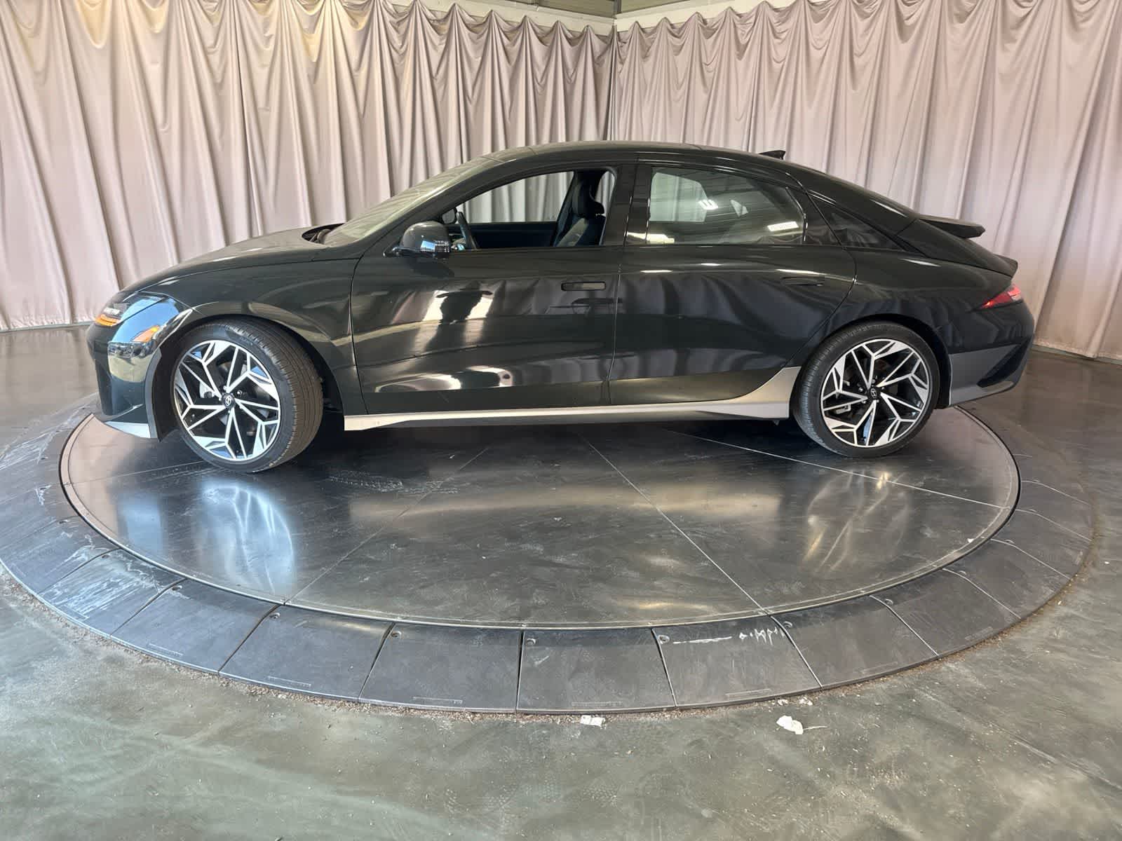 Thumbnail: 2023 Hyundai Ioniq 6 - 5