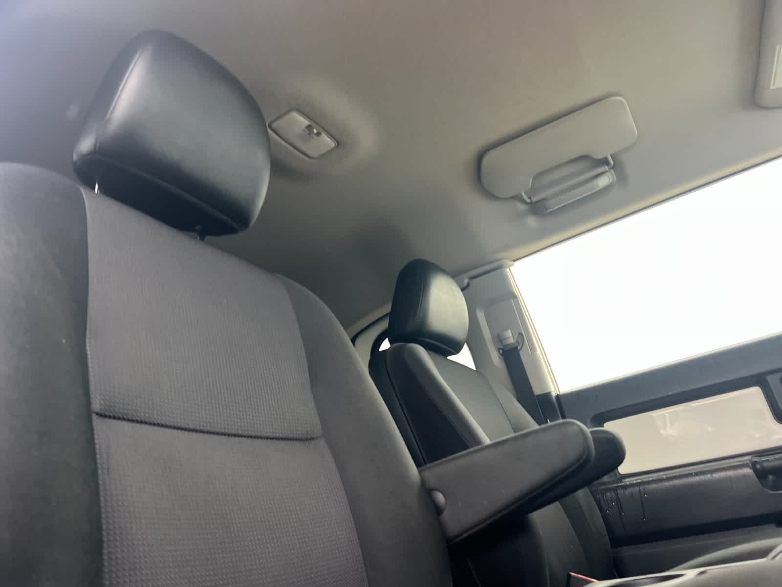 Thumbnail: 2013 Toyota FJ Cruiser - 17