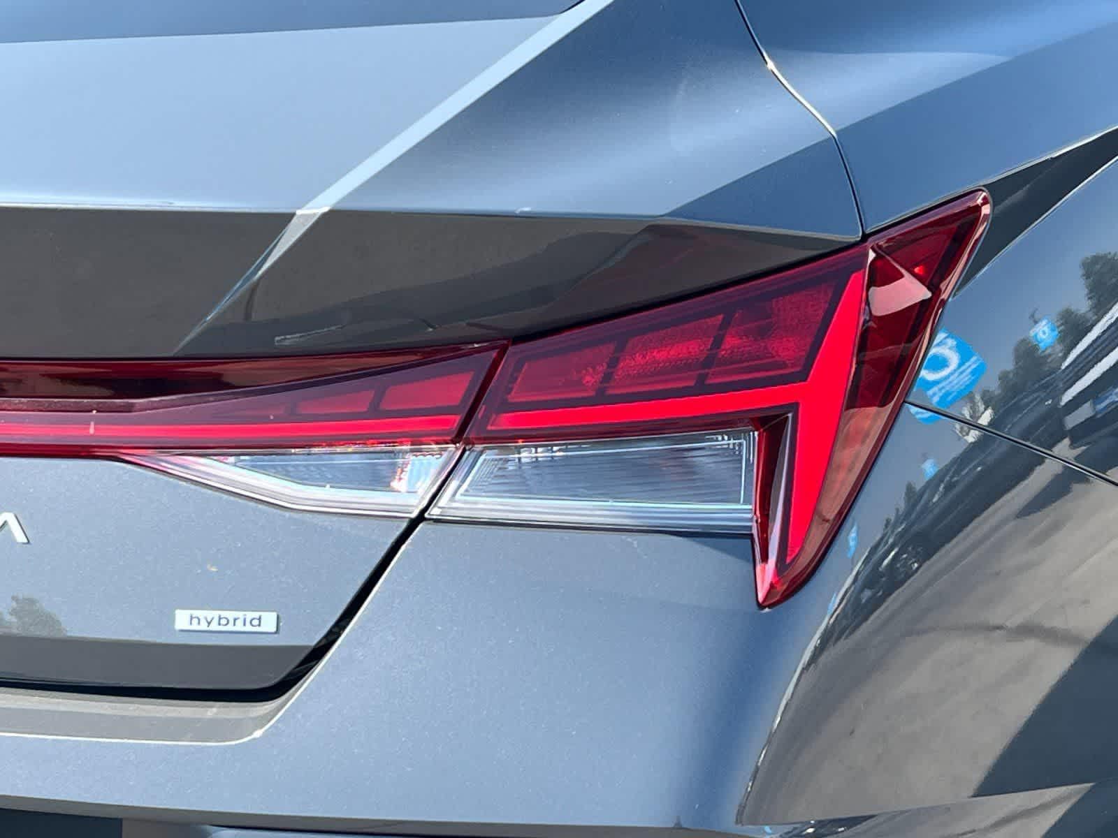 Thumbnail: 2025 Hyundai Elantra - 25