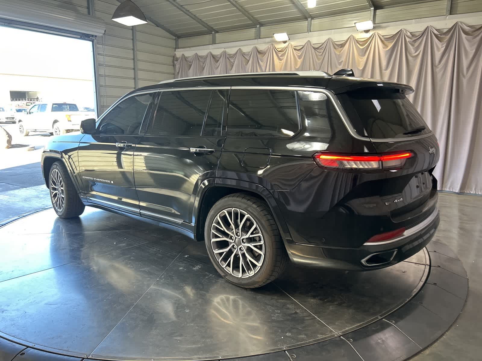 Thumbnail: 2021 Jeep Grand Cherokee L - 15